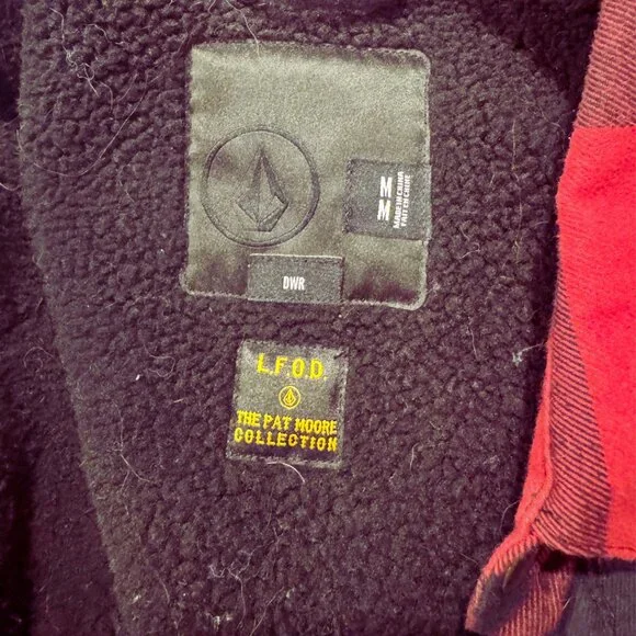 Volcom Pat Moore Fleece-Lined Canvas Shacket Red Black Plaid M - Picture 2 of 3